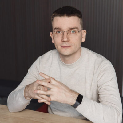 Никита Староверов